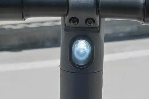 front high-mouted led light of the segway es2 electric scooter