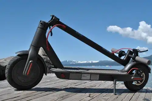 電動スクーター　Xiaomi M365 The Xiaomi Mi M365: The Reigning King of Electric Scooters