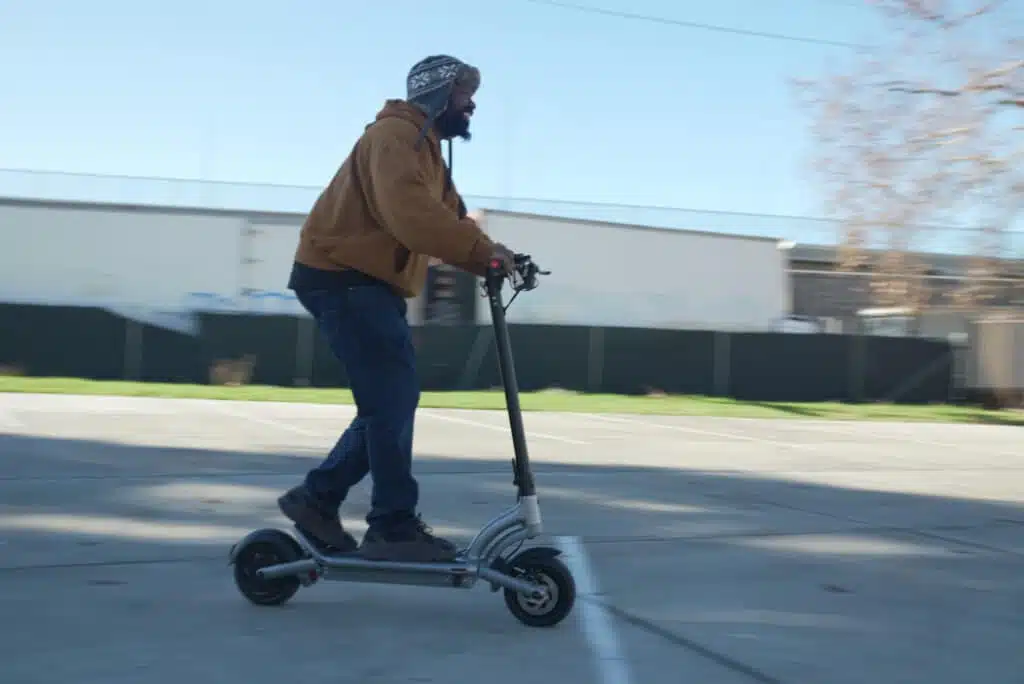 ramier riding the yinke i5 electric scooter