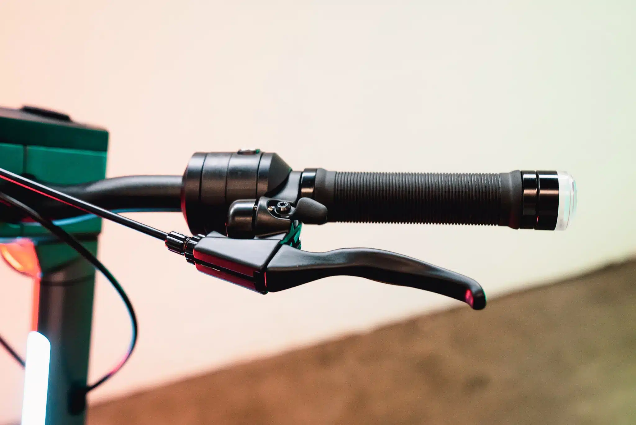 Apollo Pro 2023 prototype left handle brake controls