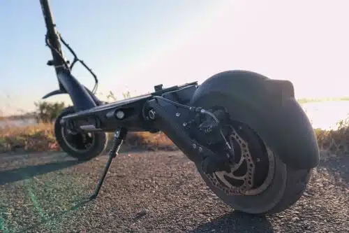 dualtron eagle pro electric scooter dual cable-activated disc and regenerative brakes