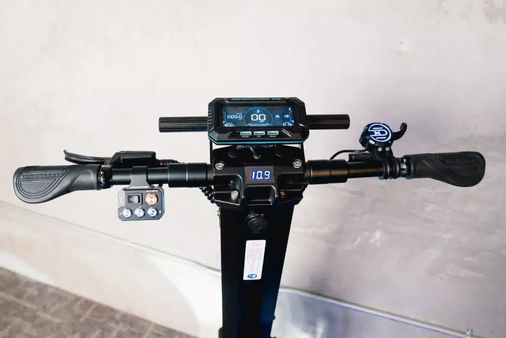 Dualtron X Limited full controls shot