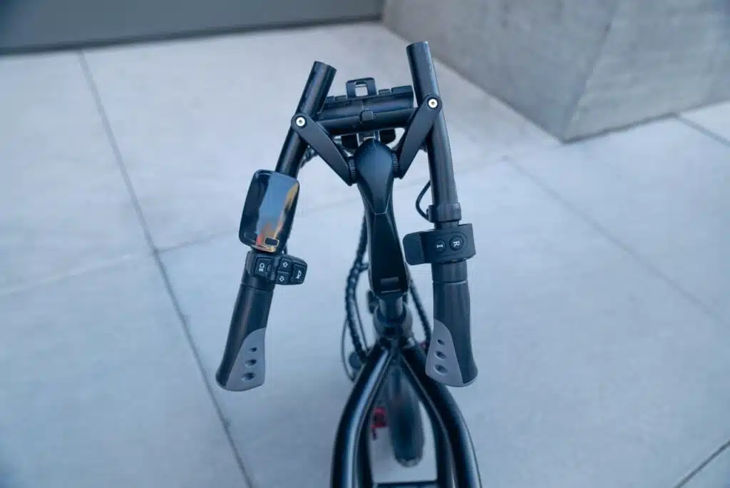 Emove Roadrunner folding handlebars