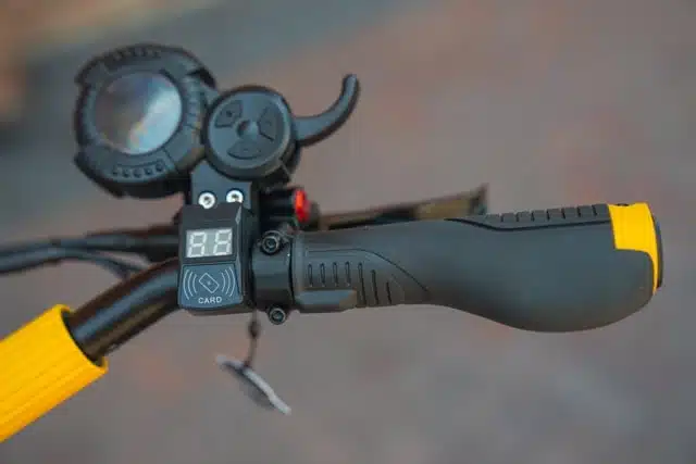 Vsett 10+ Ey3 throttle