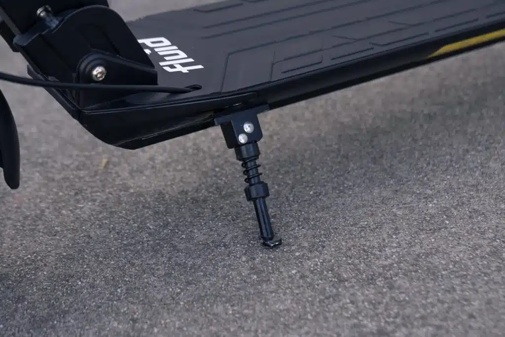 Fluid-Mosquito-Kickstand