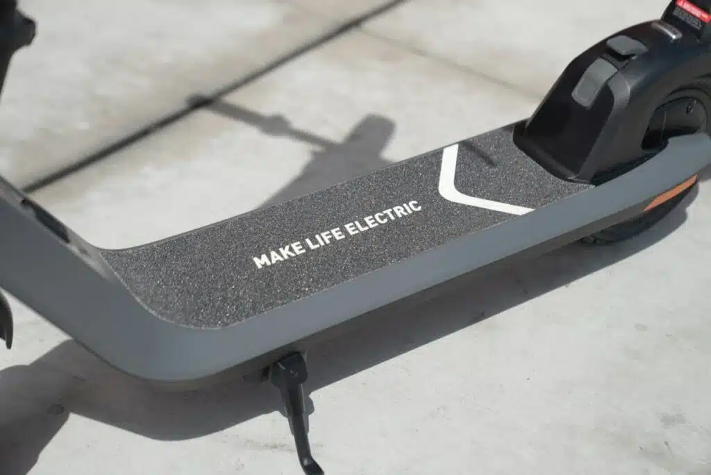 NIU KQi2 Pro grippy deck