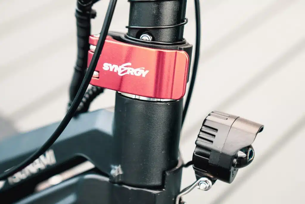 Synergy Tsunami stem latch
