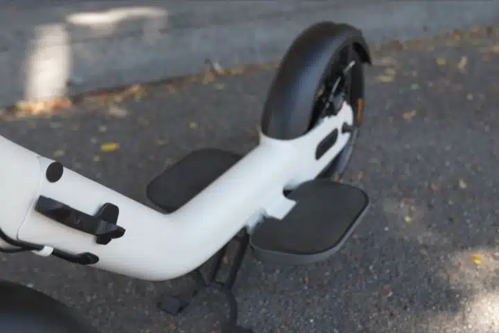 taur electric scooter two-foot platforms coming off the monotube stem