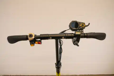 solar p1 2.0 electric scooter cockpit