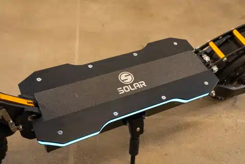 solar p1 2.0 electric scooter lights on on deck