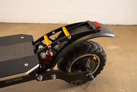 solar p1 2.0 electric scooter extra wide deck shape at front and back