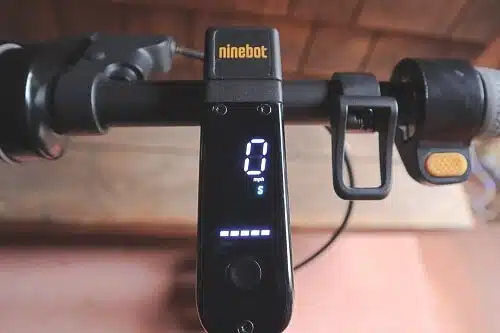Segway Ninebot Max display