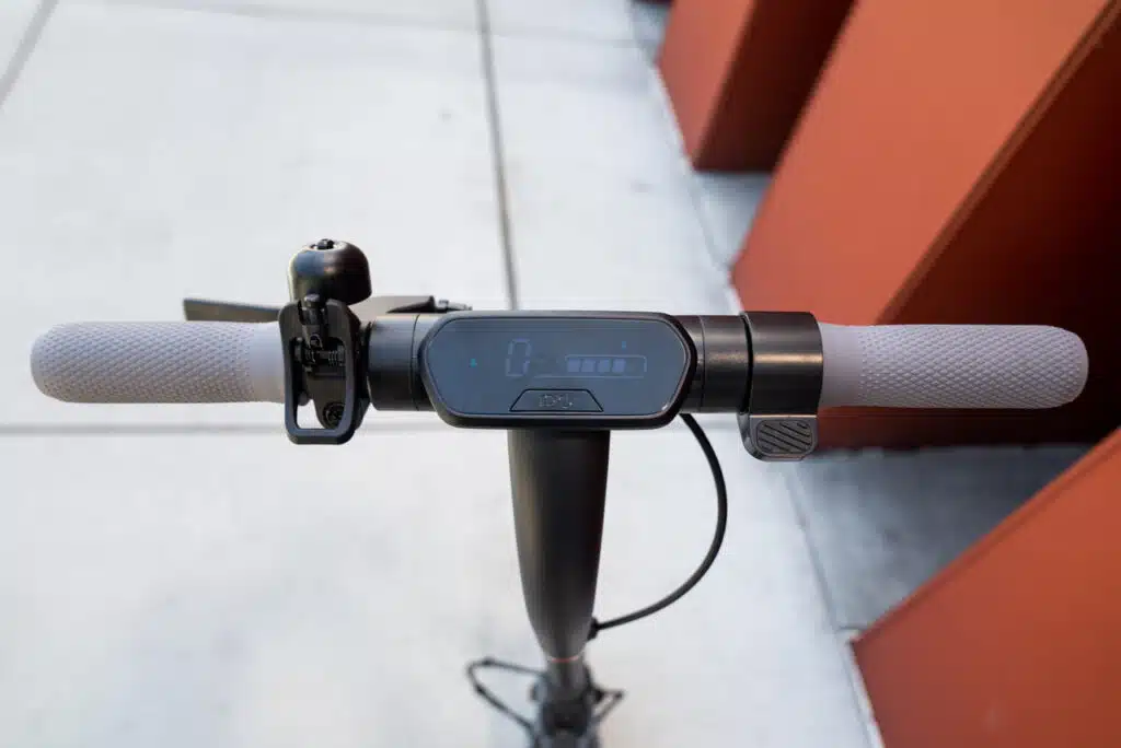 segway ninebot e2 electric scooter cockpit and display
