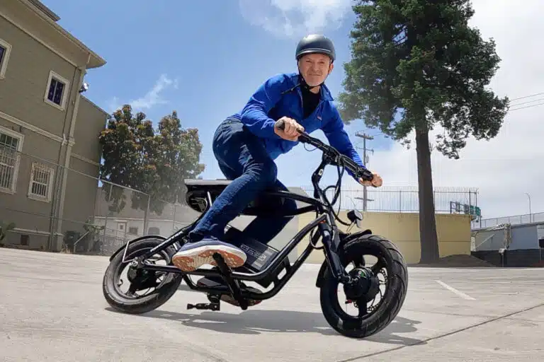 EMOVE Roadrunner V2: Fast & Fun Seated Scooter for Adults 8 emove-roadrunner-v2-electric-scooter