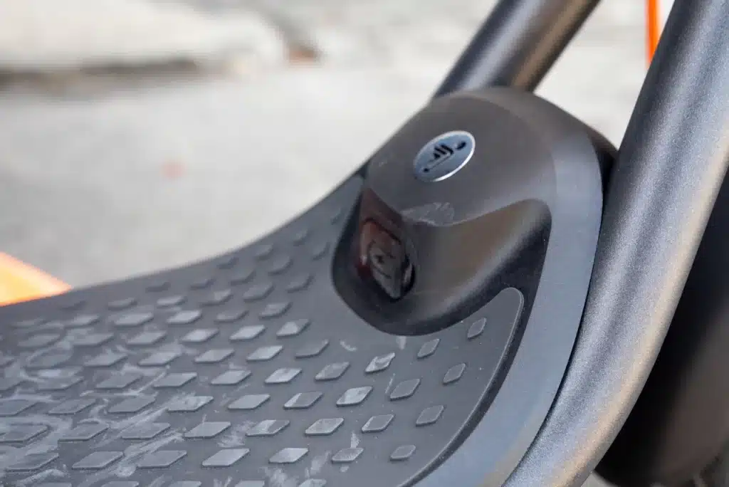 Segway-Ninebot-F2-Pro-electric-scooter-charge-port-cover