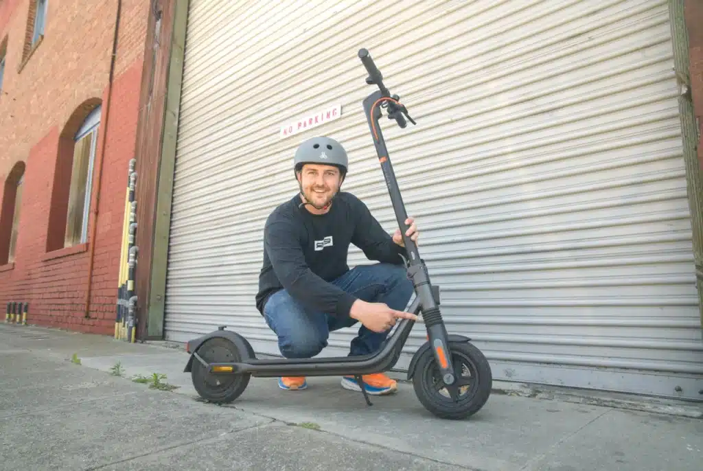 Segway-Ninebot-F2-Pro-electric-scooter-front-suspension-location