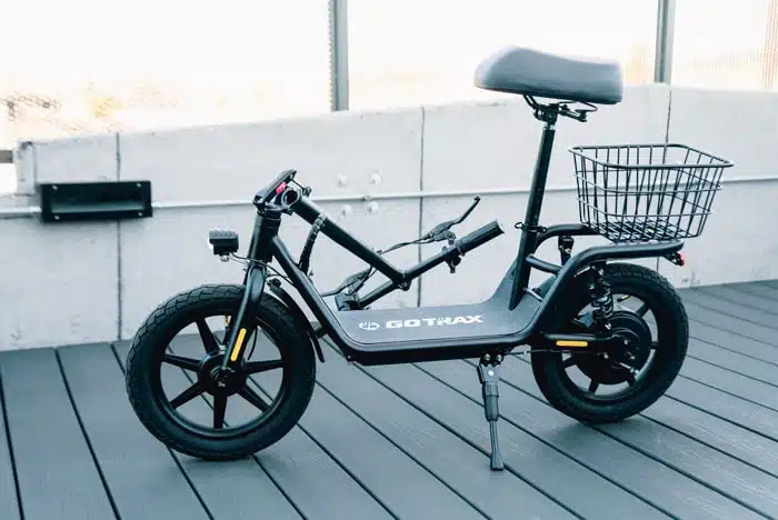 gotrax flex demonstrating folding stem