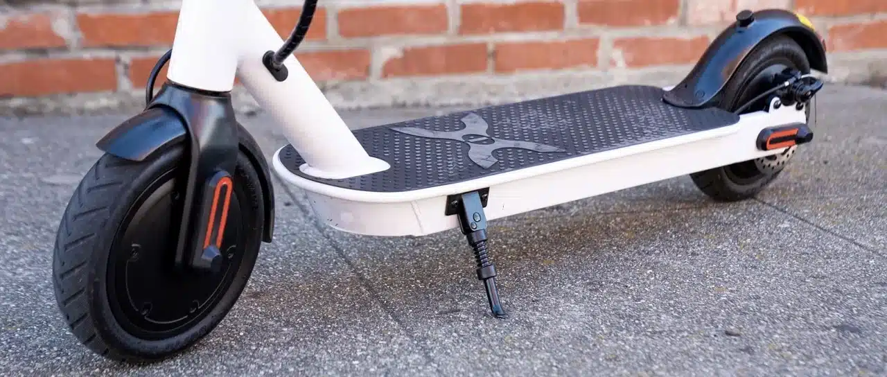 emove roadrunner highlighting front wheel disk brakes