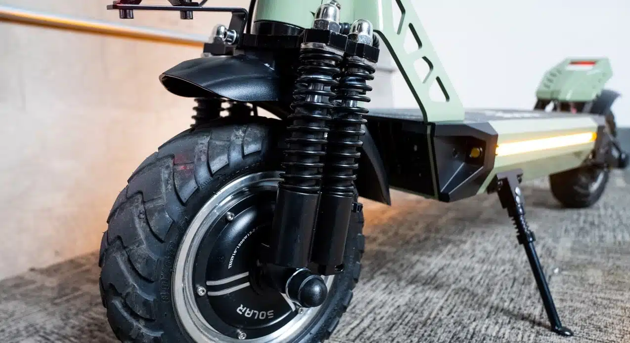 emove roadrunner highlighting front wheel disk brakes