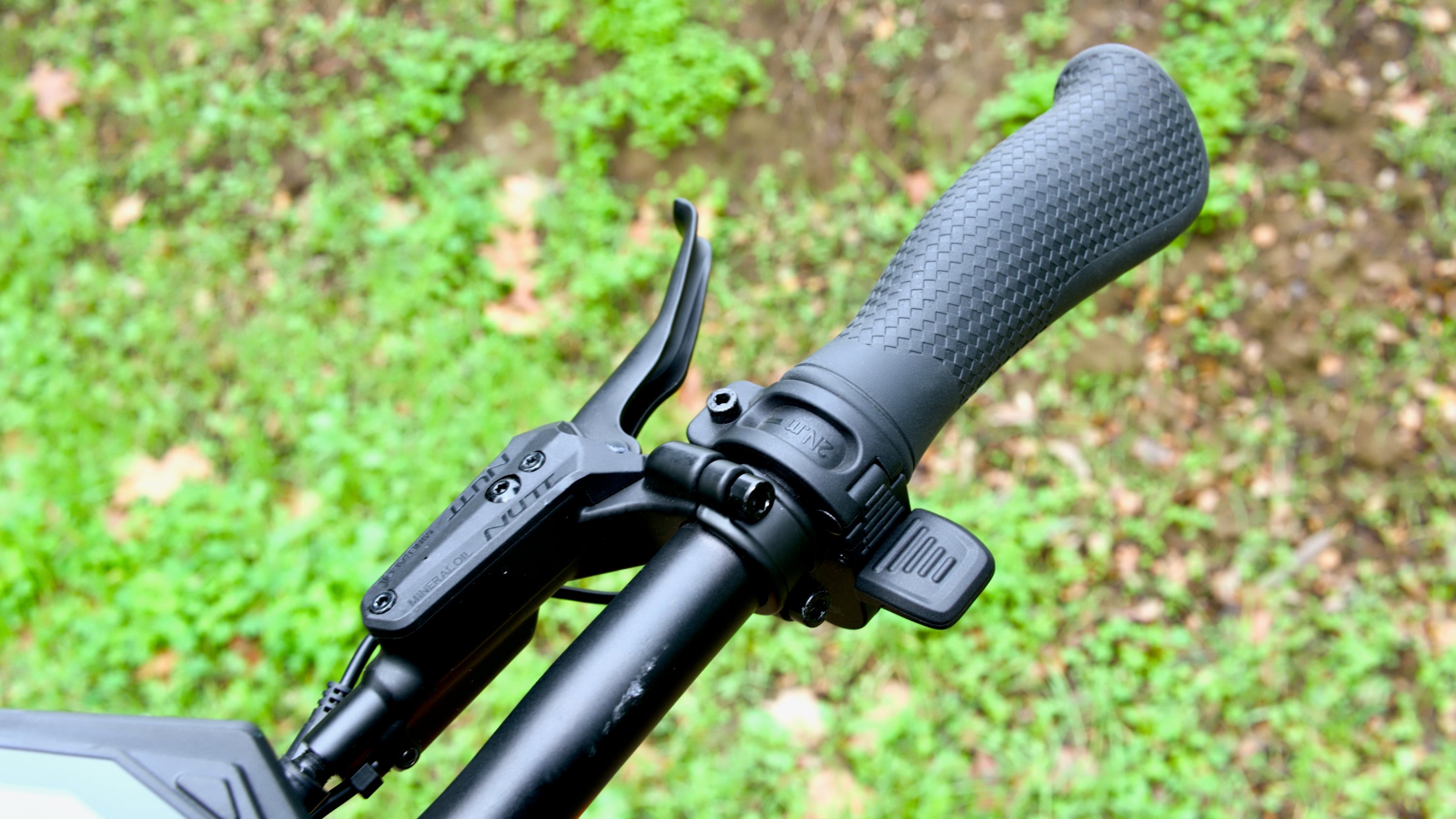 Kukirin G4 Max Review: 50 MPH of Off-Road Value 2 Kukirin G4 Max dual-stem front end and wide off-road deck