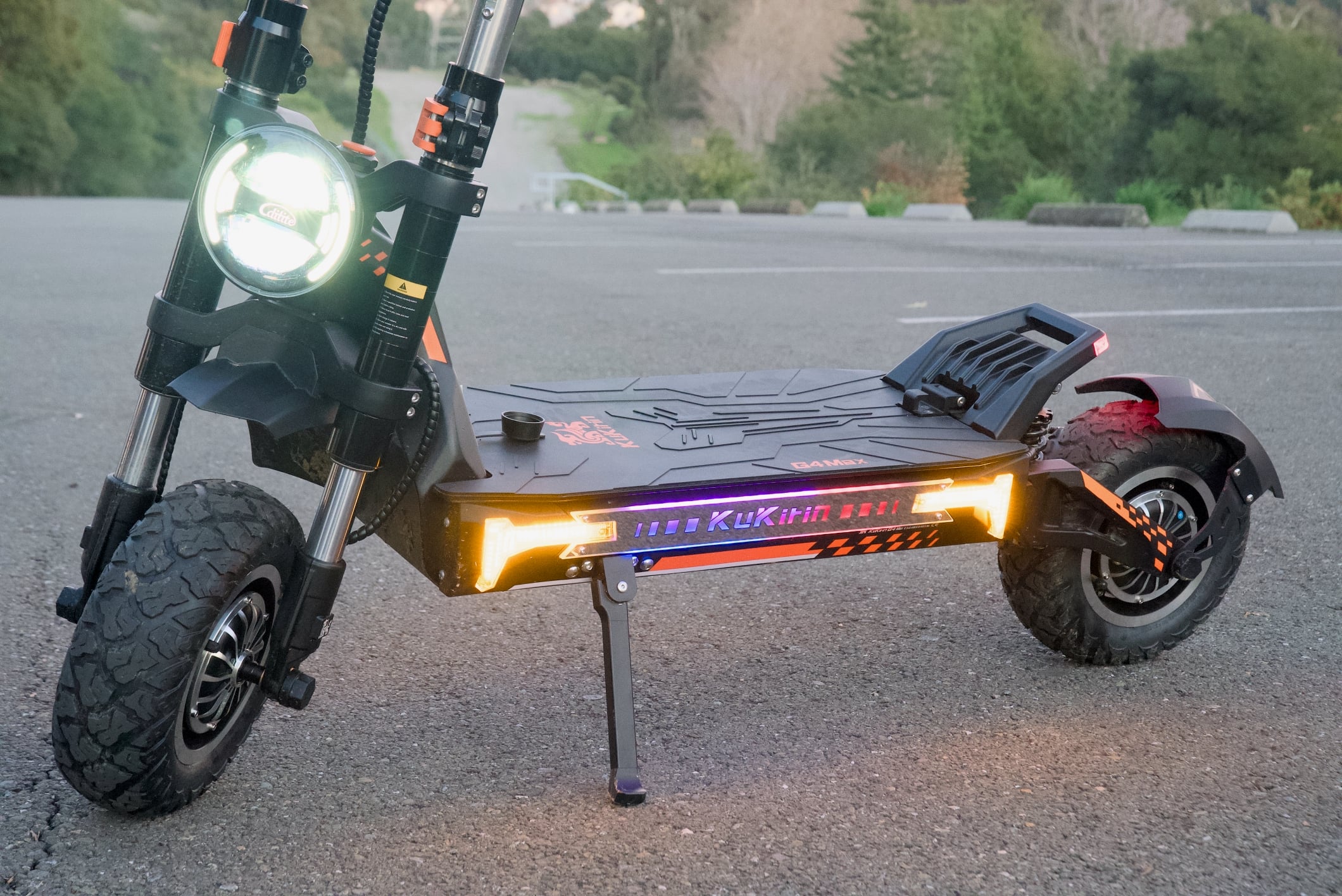 Kukirin G4 Max Review: 50 MPH of Off-Road Value 3 Kukirin G4 Max deck and ground clearance seen from the side
