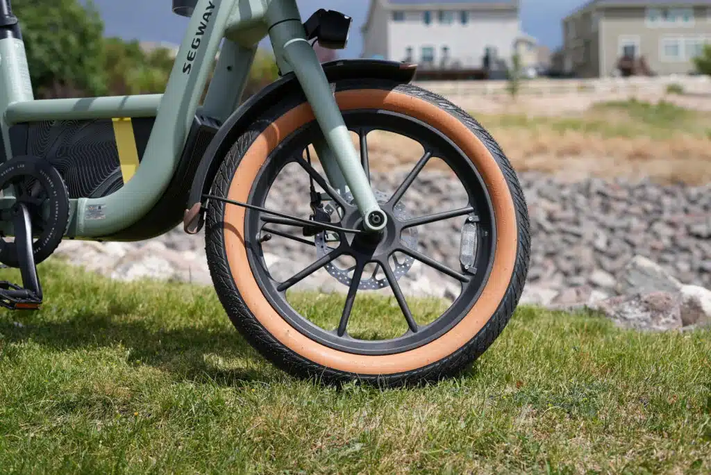 Segway MUXI Review: A Super High Tech Mini Cargo eBike 2 Segway MUXI 20 x 3 inch tire and hydraulic disc brake detail