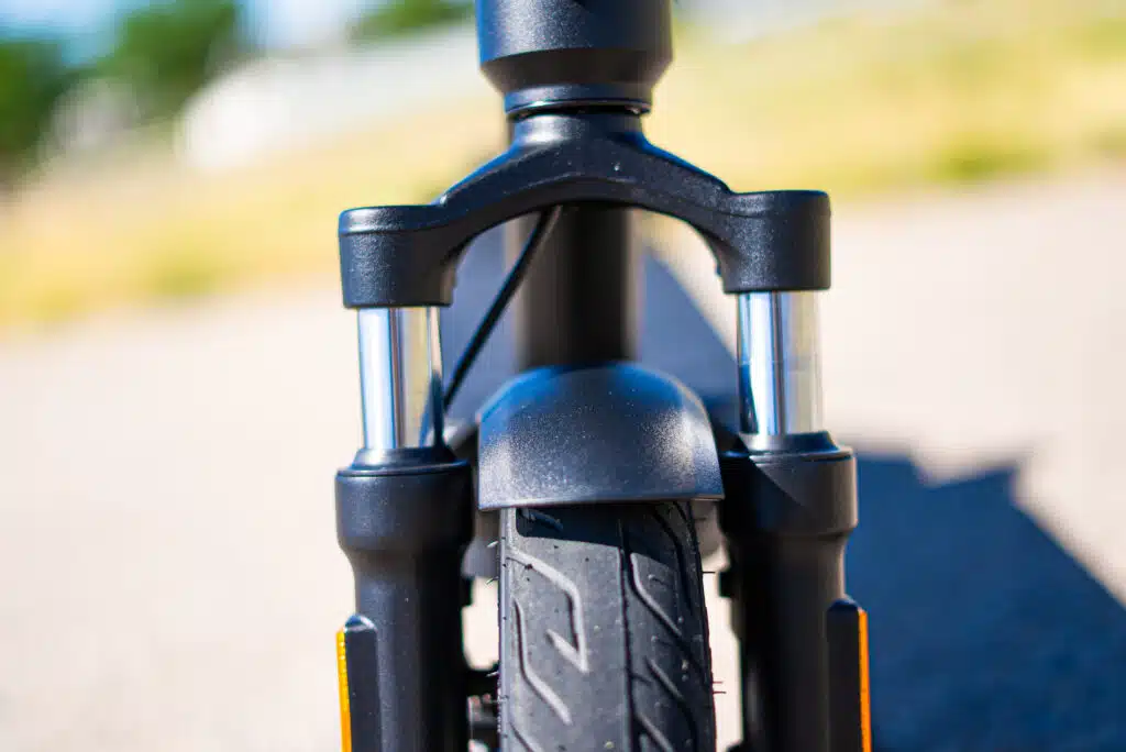 VMAX VX2 Lite Review: Premium Commuter Quality at a Much Lower Price 5 VMAX VX2 Lite oil-damped front suspension fork