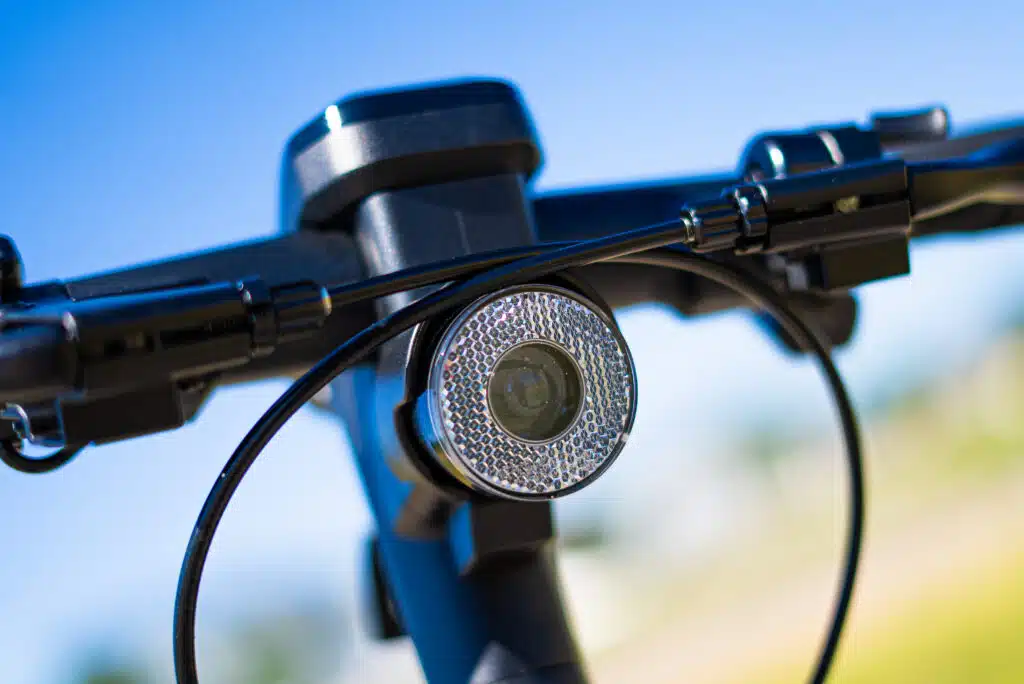 VMAX VX2 Lite Review: Premium Commuter Quality at a Much Lower Price 9 VMAX VX2 Lite headlight