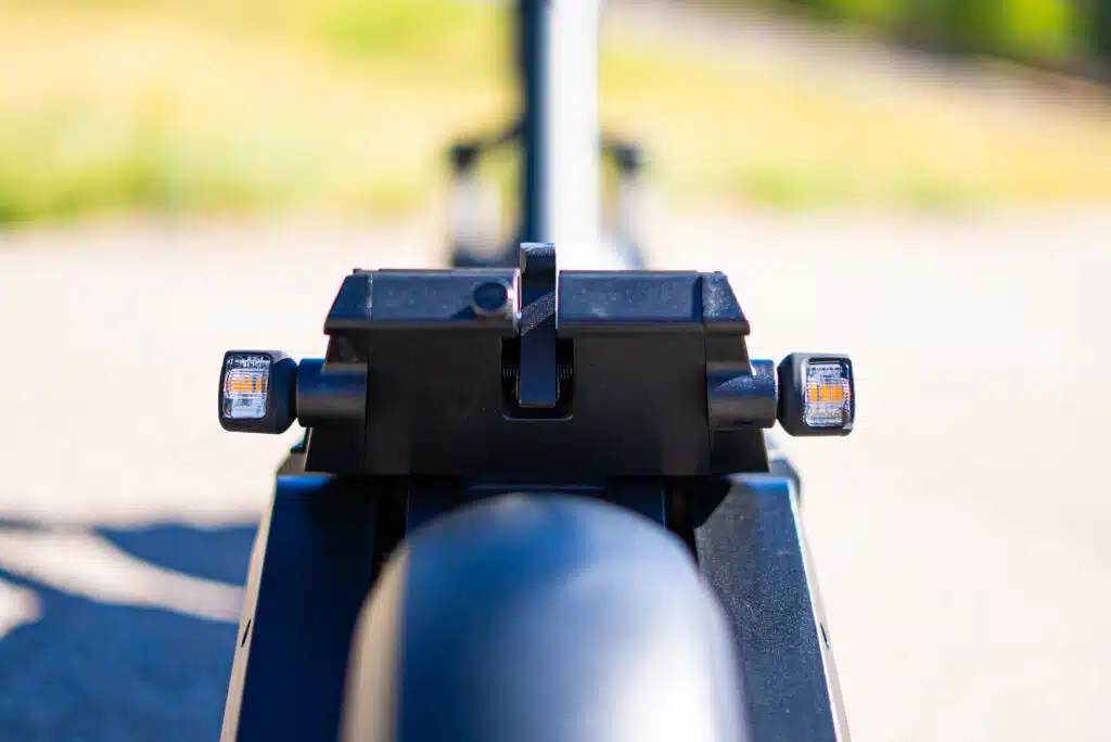 VMAX VX2 Lite Review: Premium Commuter Quality at a Much Lower Price 10 VMAX VX2 Lite rear turn signals