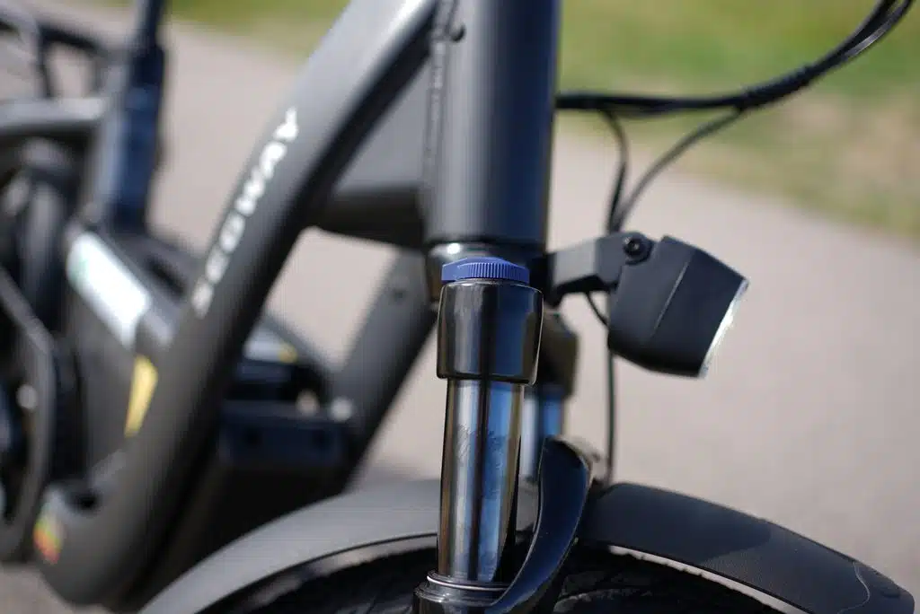 Segway MUXI PRO Review: The Auto Shifter Changes Everything 5 Segway MUXI PRO 70mm front suspension fork and 20 x 3 inch tire
